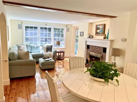 19 Chapel Road North Hampton NH 03862