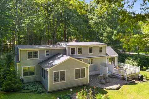 19 Chapel Road North Hampton NH 03862