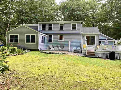 19 Chapel Road North Hampton NH 03862