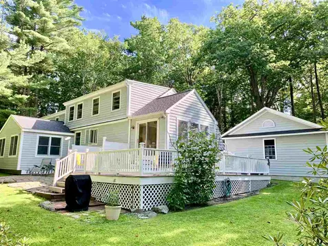 19 Chapel Road North Hampton NH 03862