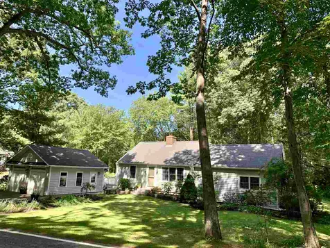 19 Chapel Road North Hampton NH 03862