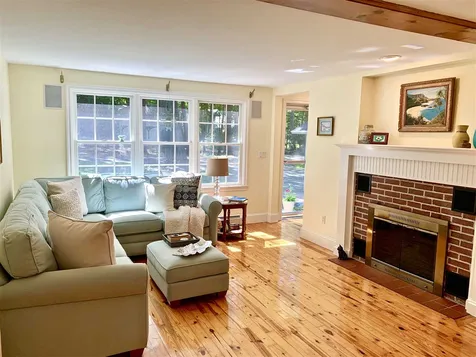 19 Chapel Road North Hampton NH 03862