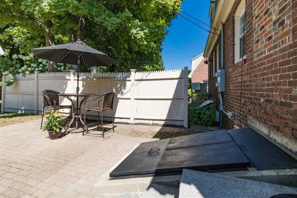 86 Raleigh Way Portsmouth NH 03801