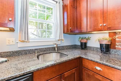 86 Raleigh Way Portsmouth NH 03801