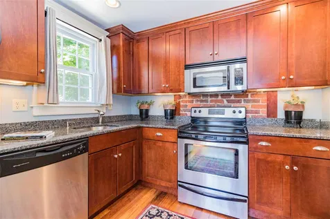 86 Raleigh Way Portsmouth NH 03801