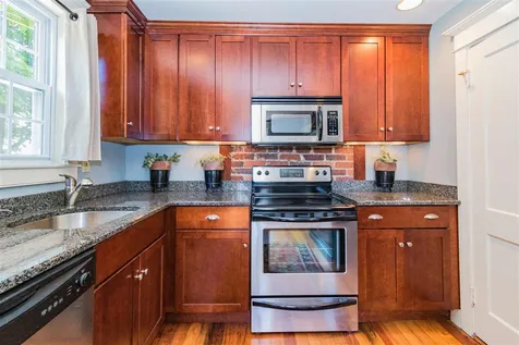 86 Raleigh Way Portsmouth NH 03801