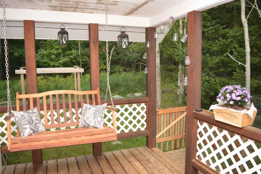 35 Barton Road Piermont NH 03779