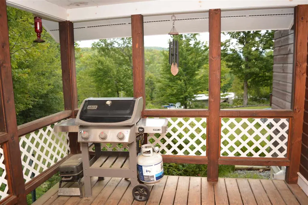 35 Barton Road Piermont NH 03779