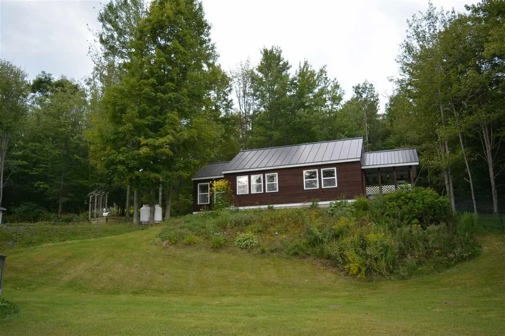 35 Barton Road Piermont NH 03779