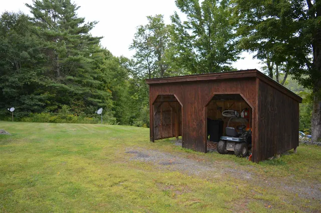 35 Barton Road Piermont NH 03779