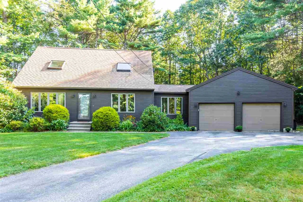 43 Schanda Drive Newmarket NH 03857