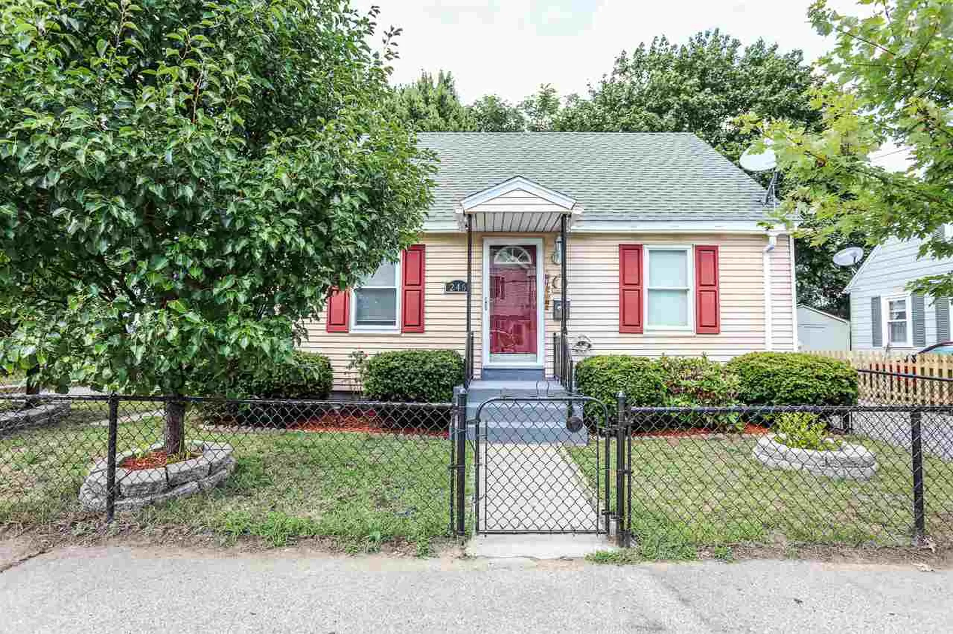 246 Hayward Street Manchester NH 03103