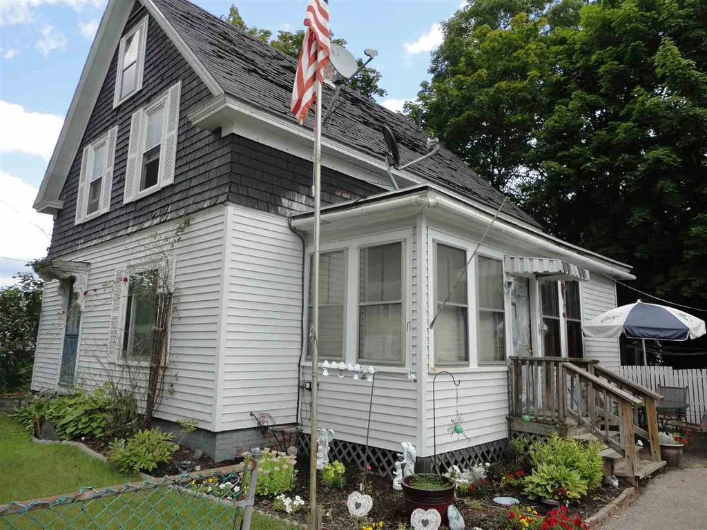 17 Jenness Street Rochester NH 03867