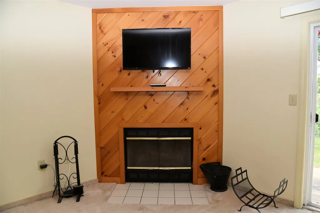 28 Circle Drive Ashland NH 03217