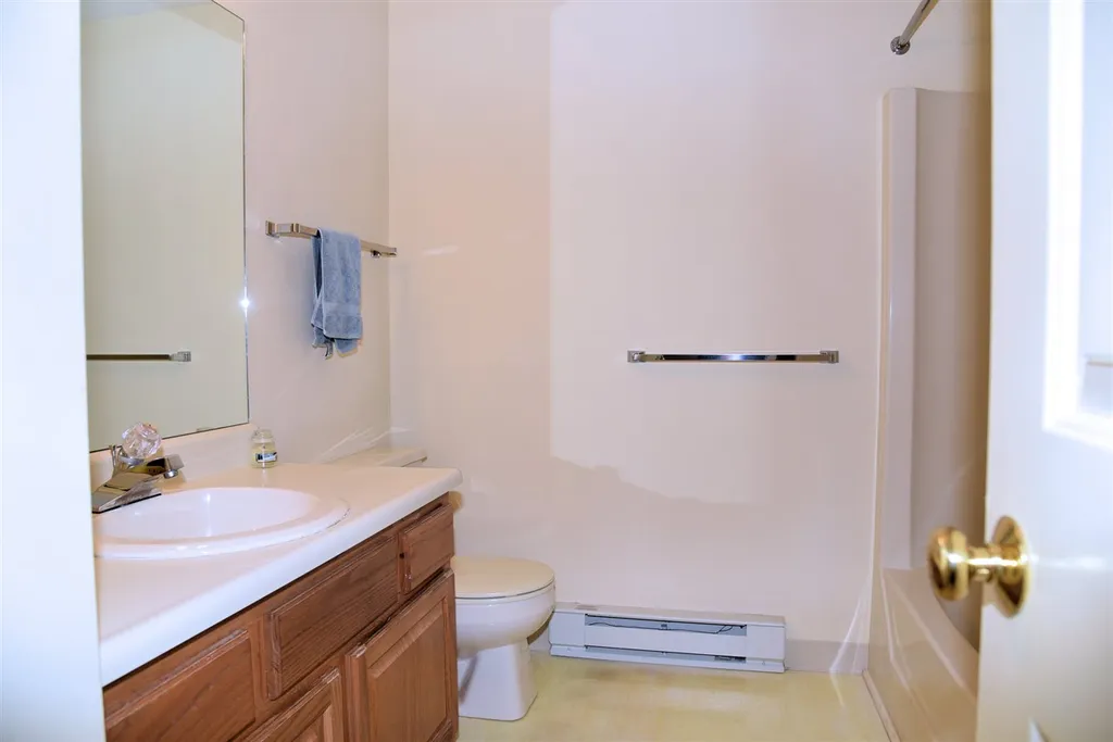 28 Circle Drive Ashland NH 03217