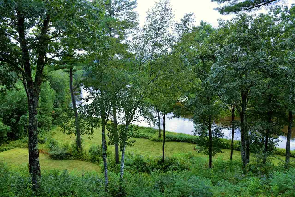 28 Circle Drive Ashland NH 03217