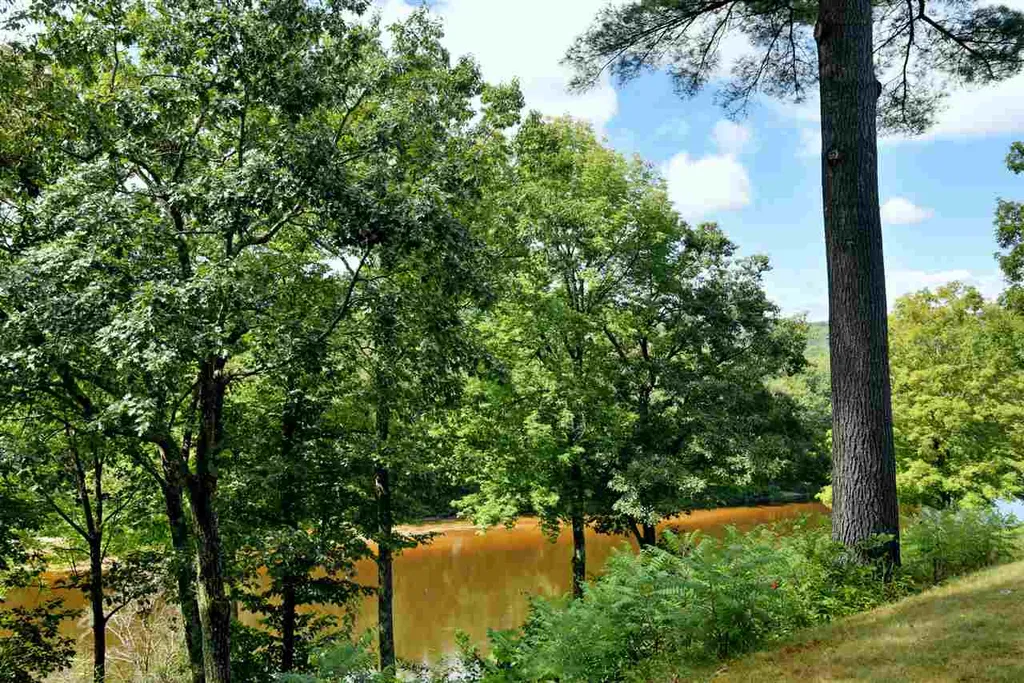 28 Circle Drive Ashland NH 03217
