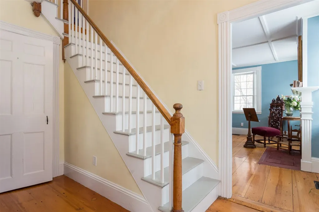 305 Middle Road Brentwood NH 03833