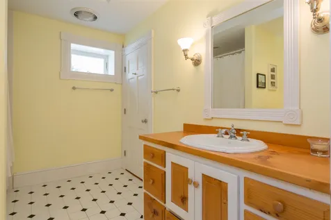 305 Middle Road Brentwood NH 03833