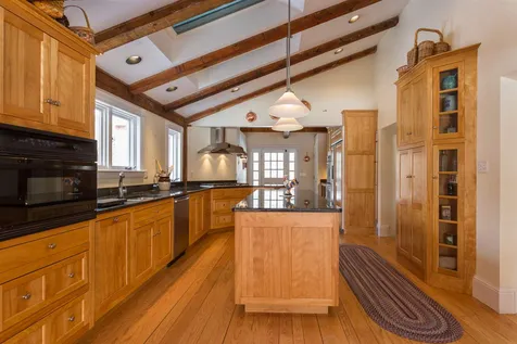 305 Middle Road Brentwood NH 03833