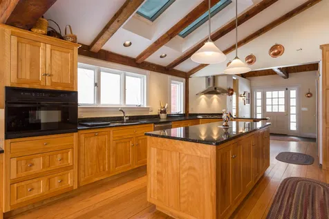 305 Middle Road Brentwood NH 03833