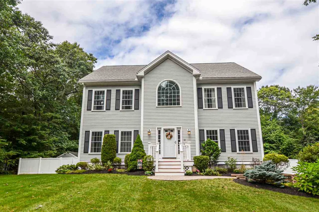 21 Quaker Street Newton NH 03858