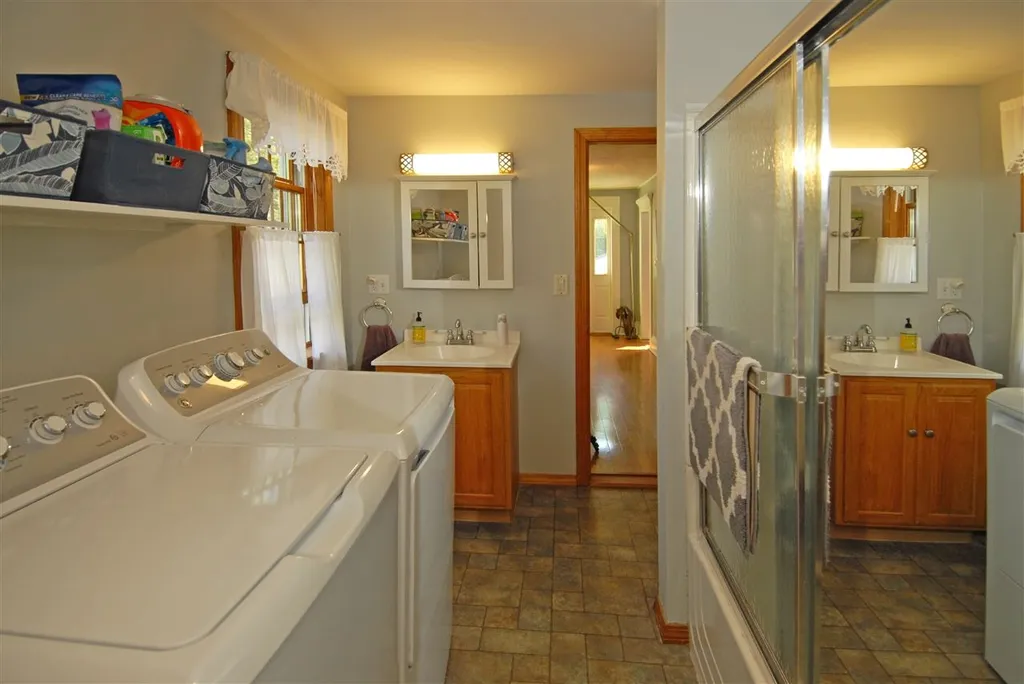 19 Jones Avenue Kittery ME 03904