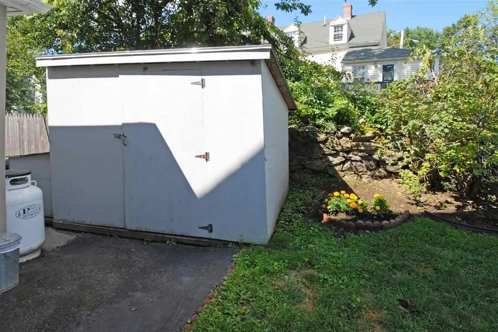 19 Jones Avenue Kittery ME 03904