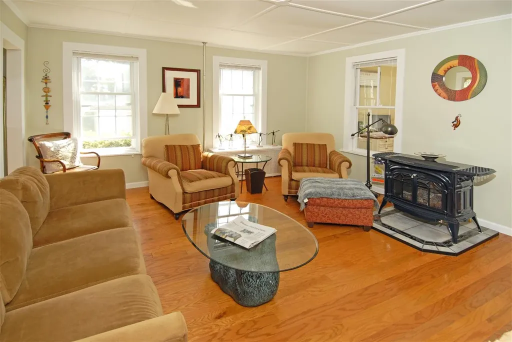 19 Jones Avenue Kittery ME 03904