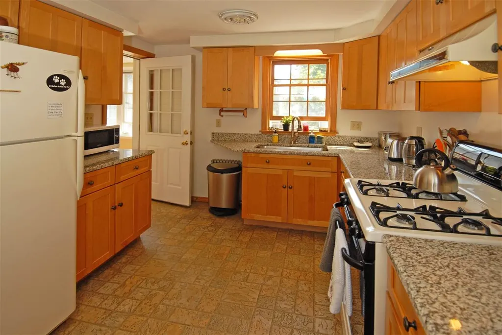 19 Jones Avenue Kittery ME 03904