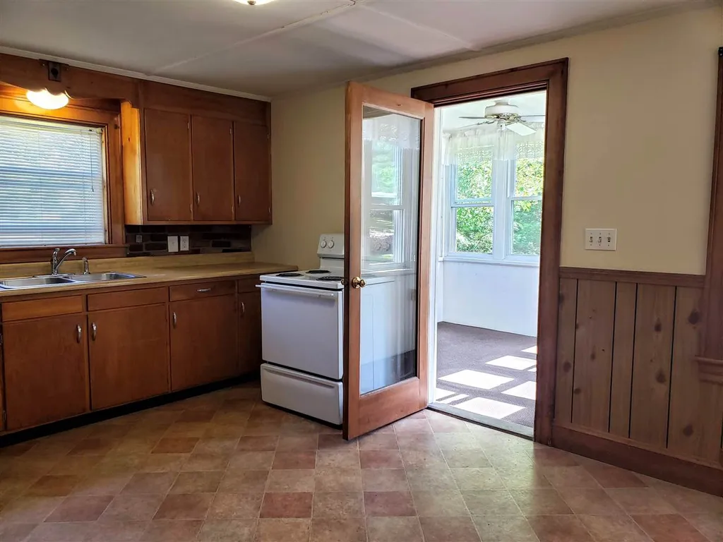 16 Roy Street Concord NH 03301