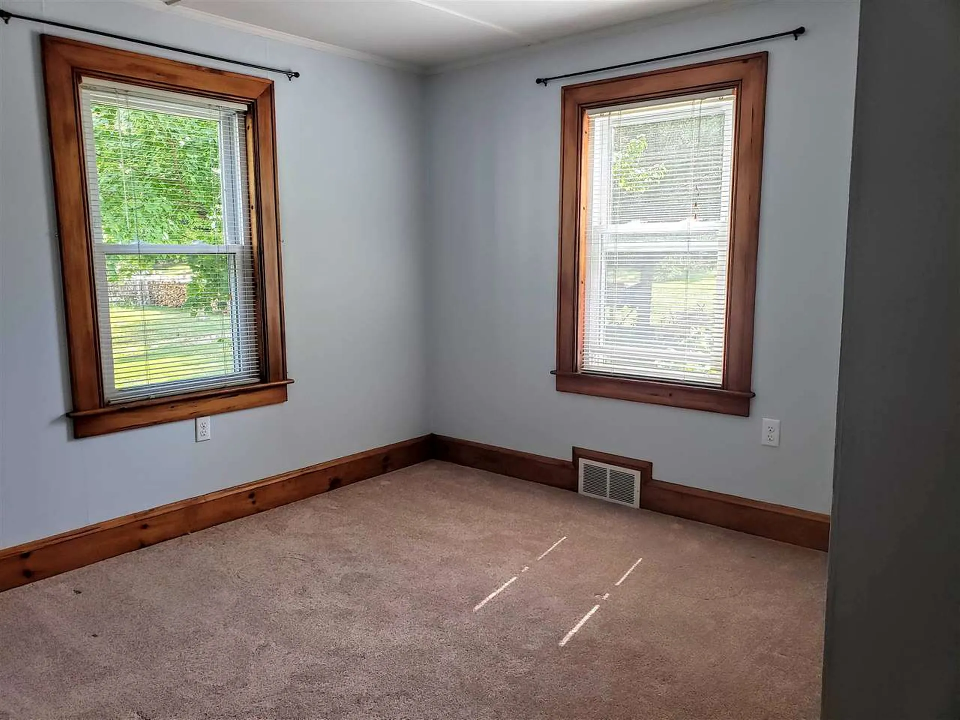 16 Roy Street Concord NH 03301