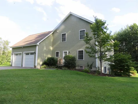13 Giles Road East Kingston NH 03827