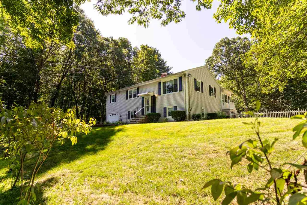 49 North Road Sandown NH 03873