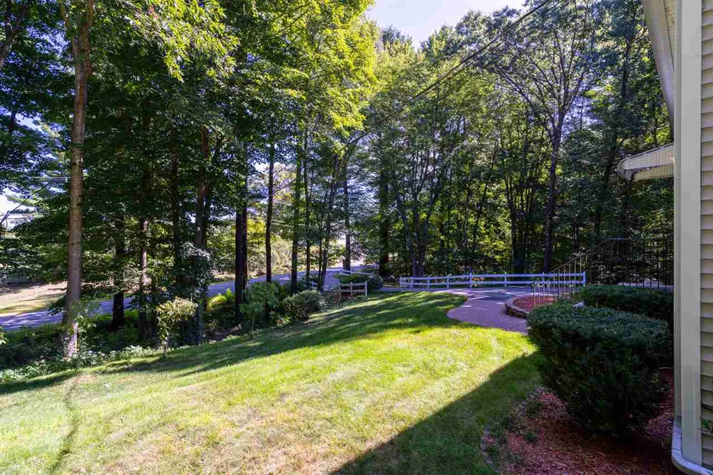 49 North Road Sandown NH 03873