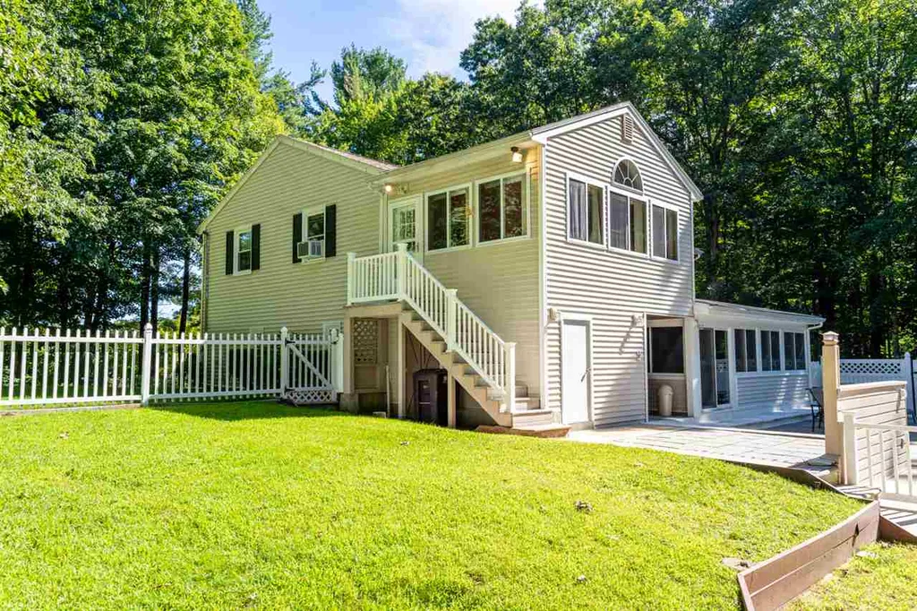 49 North Road Sandown NH 03873