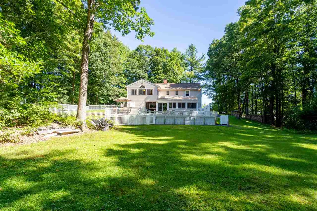 49 North Road Sandown NH 03873