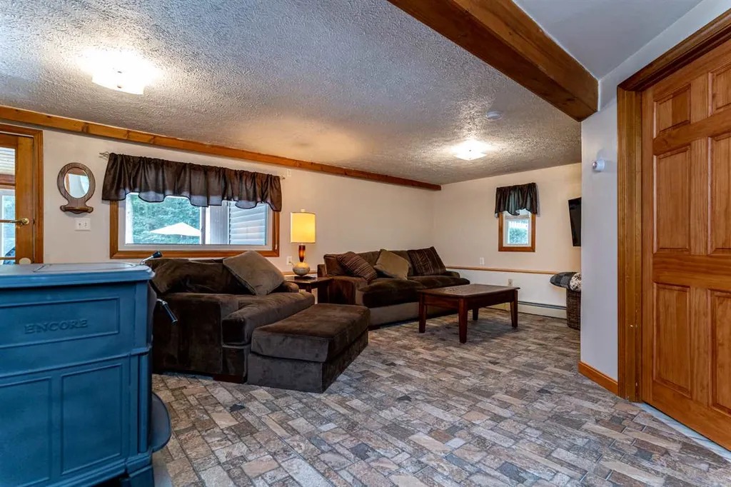 49 North Road Sandown NH 03873