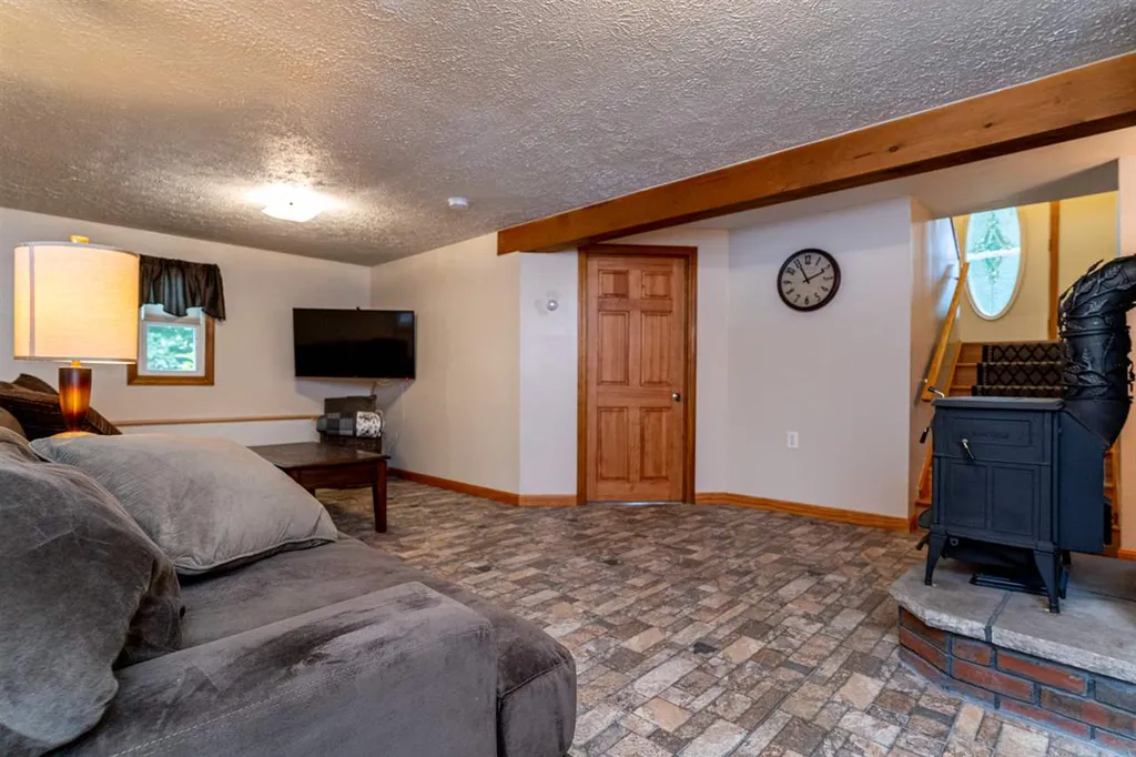 49 North Road Sandown NH 03873