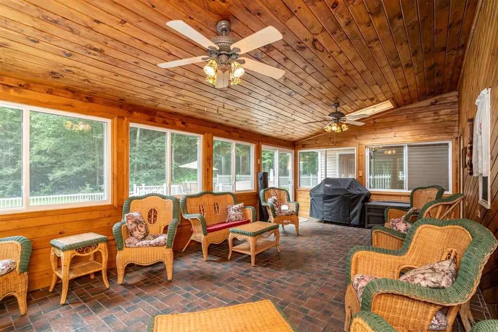 49 North Road Sandown NH 03873