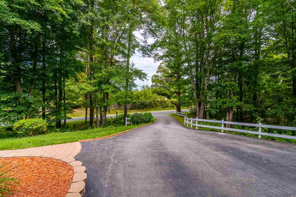 49 North Road Sandown NH 03873