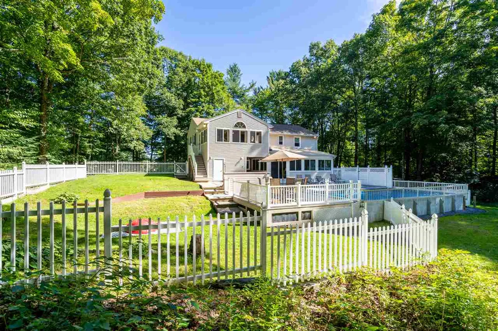 49 North Road Sandown NH 03873