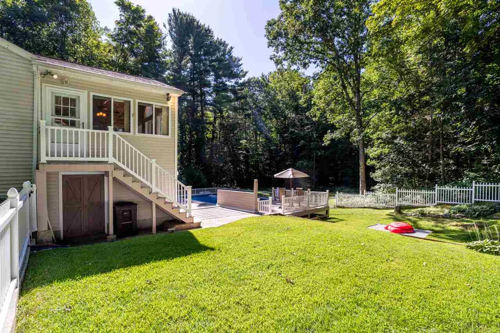 49 North Road Sandown NH 03873