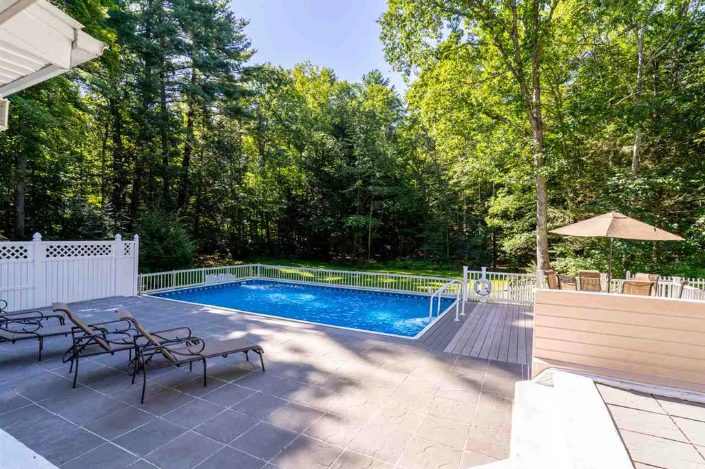 49 North Road Sandown NH 03873