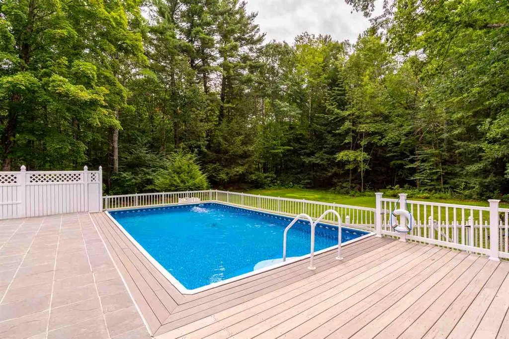 49 North Road Sandown NH 03873