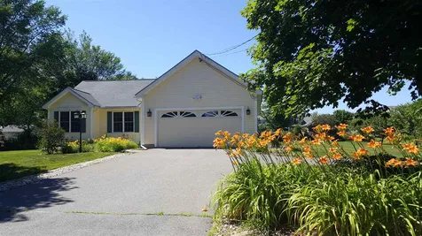 208 Dearborn Road Pembroke NH 03275