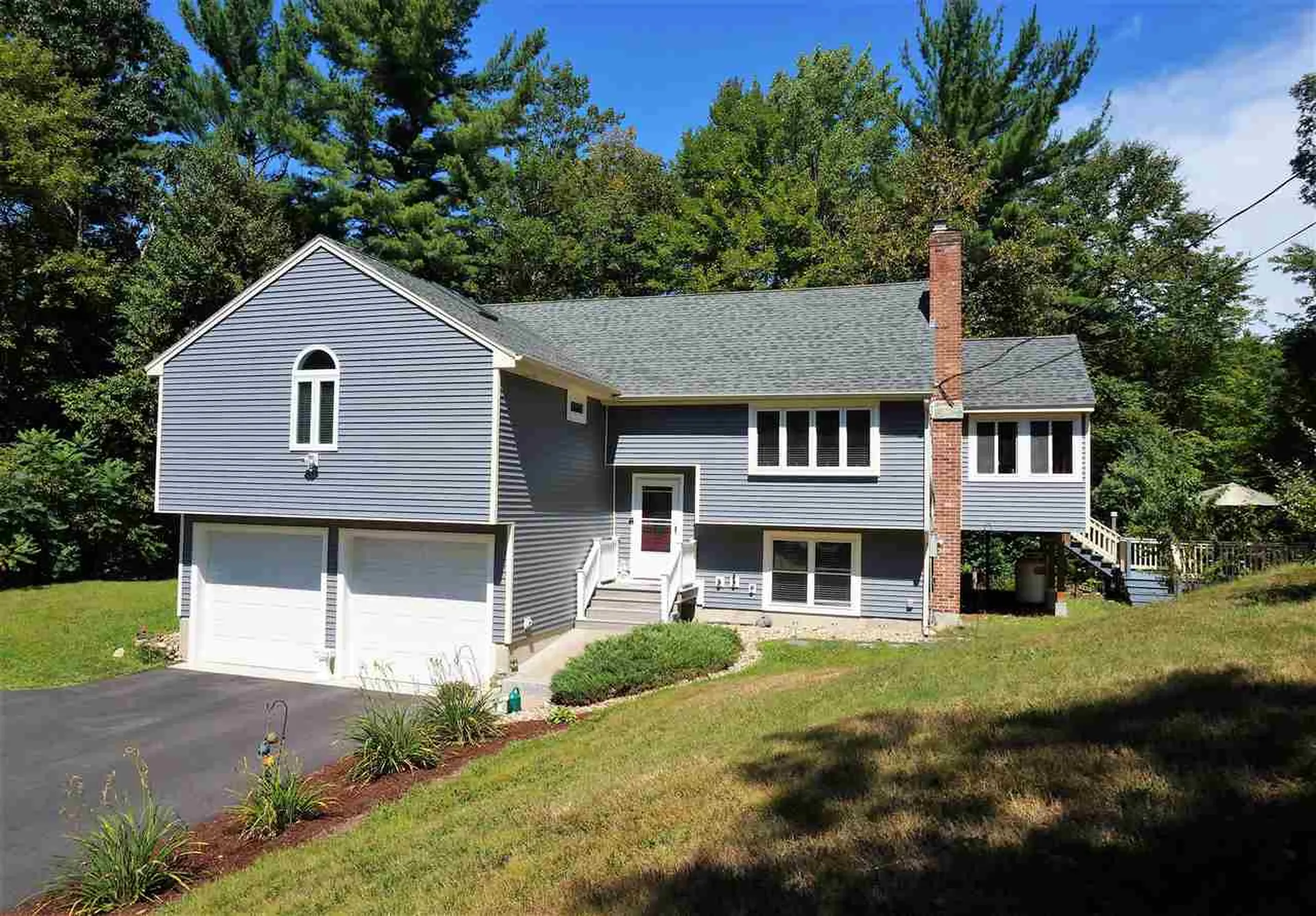 4 Adams Way Raymond NH 03077