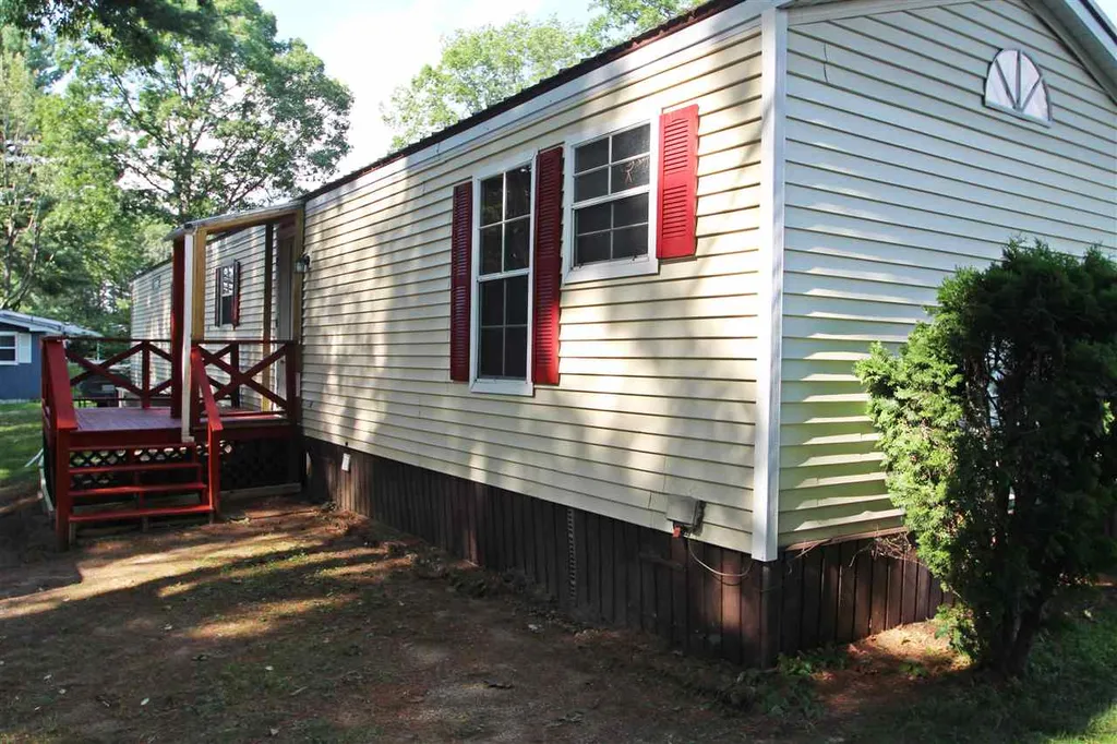 16 North Fuchsia Drive Rochester NH 03867