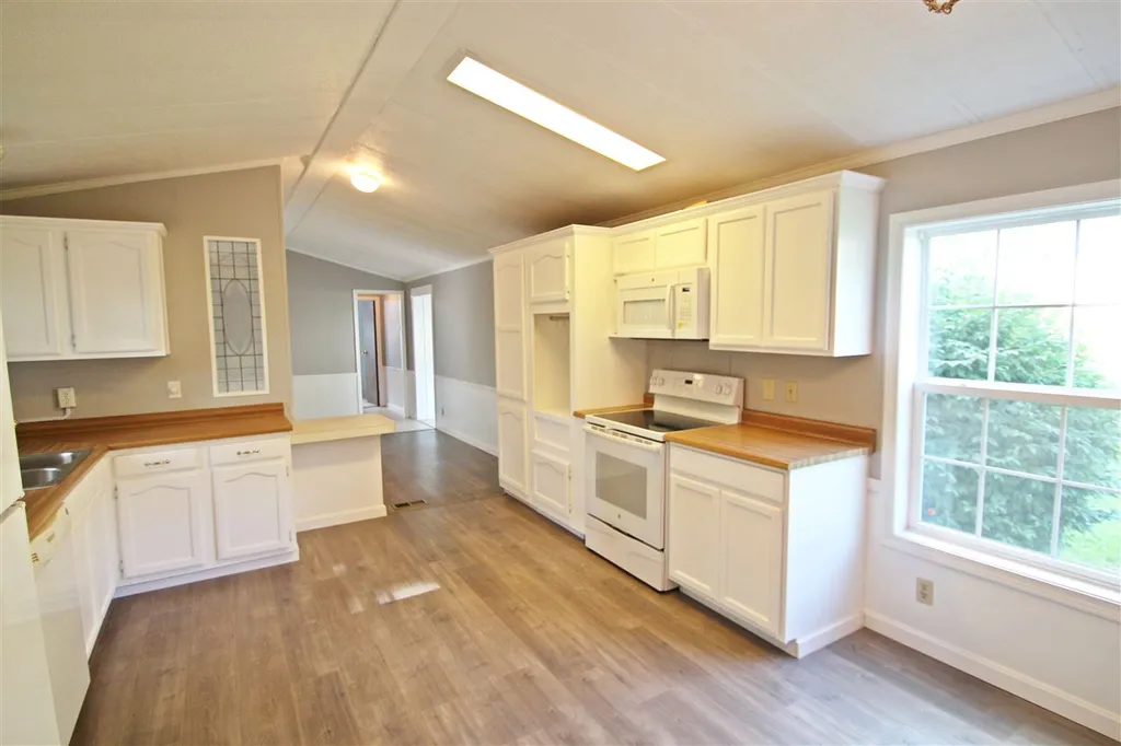 16 North Fuchsia Drive Rochester NH 03867