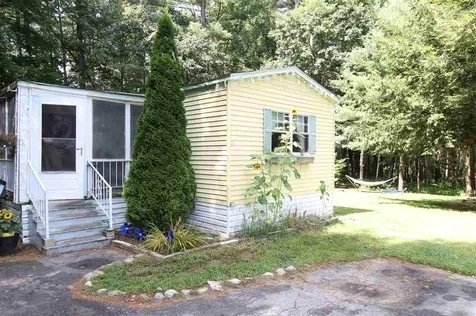 27 Chapparel Drive Londonderry NH 03053